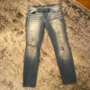 32 KanCan skinny jeans
